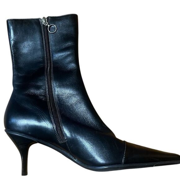 Circa Joan & David Black Pointed Toe & Heel Black Leather Witchy Punk Ankle Boot - Picture 3 of 9
